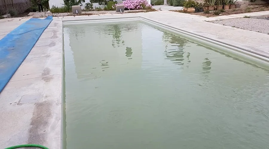 milos aqua pisina prin