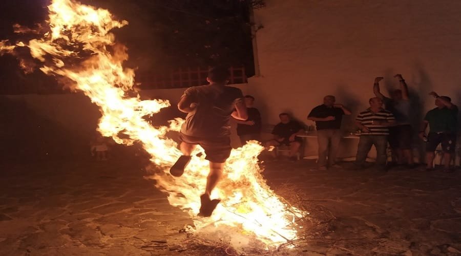 kyriaygoustos2019b tryphth milos