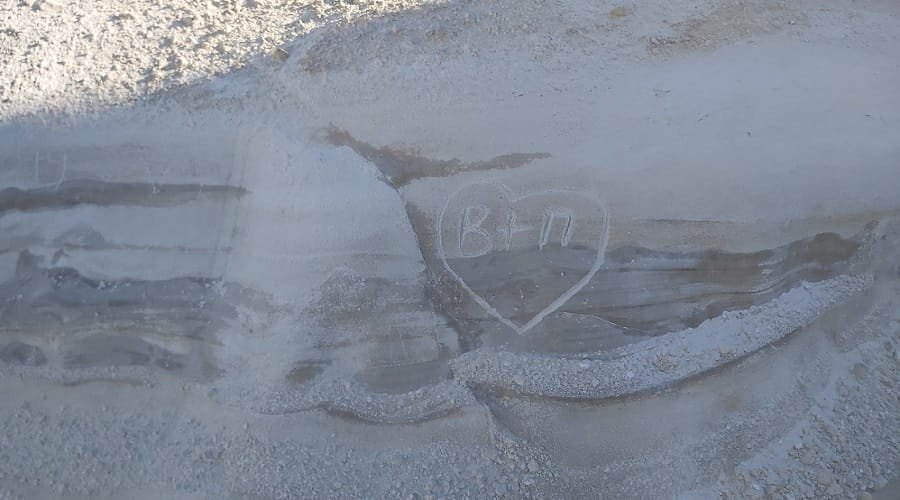 sarakiniko vandalismoi2 milos