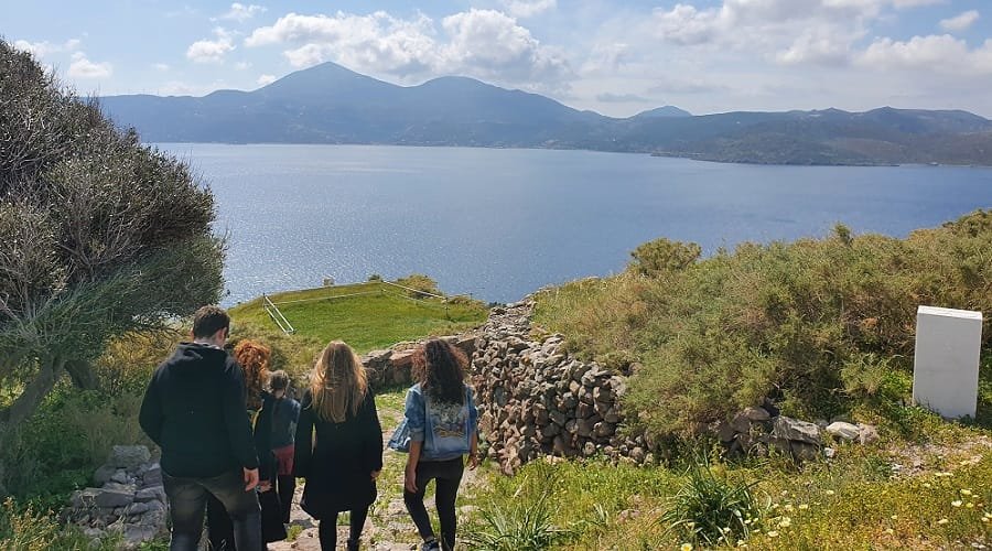 performance louvari milos