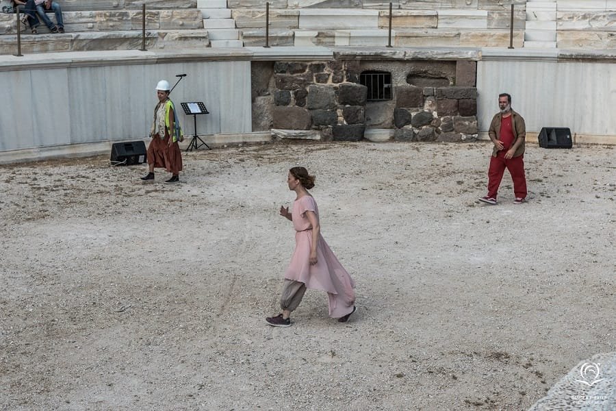 apo thalassa 2022a theatro