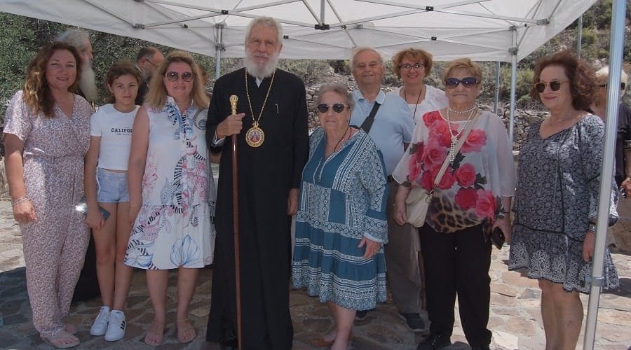 filoi katakomvwn milos 2023 min