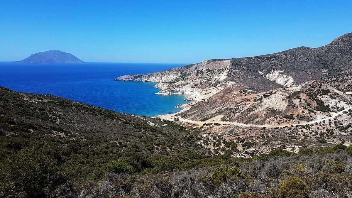 topakas-pezoporia-paralia-milos-2026